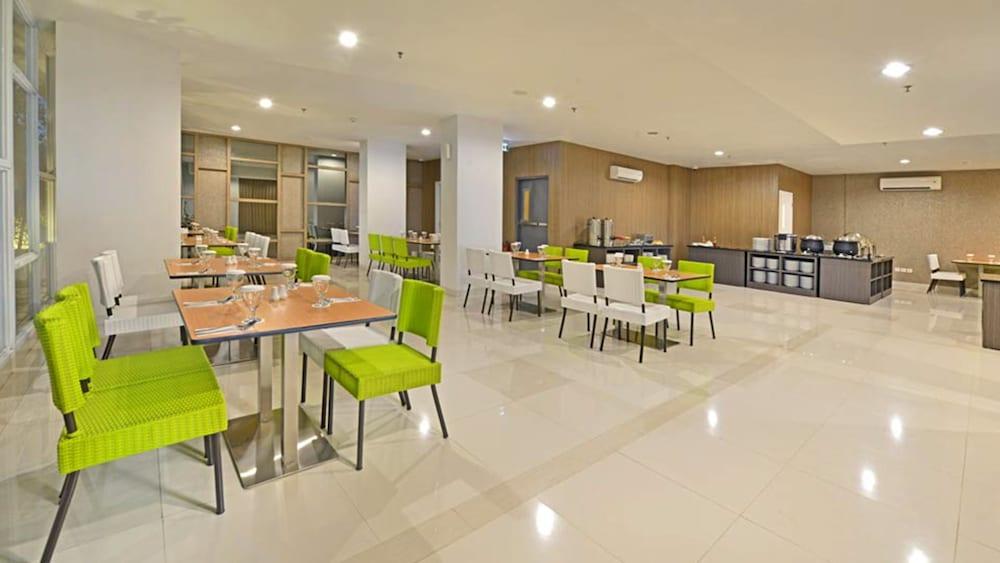 โรงแรมวิซ ไพรม์ ฮาซานุดดิน มากัสซาร์ มากาซาร์ ภายนอก รูปภาพ