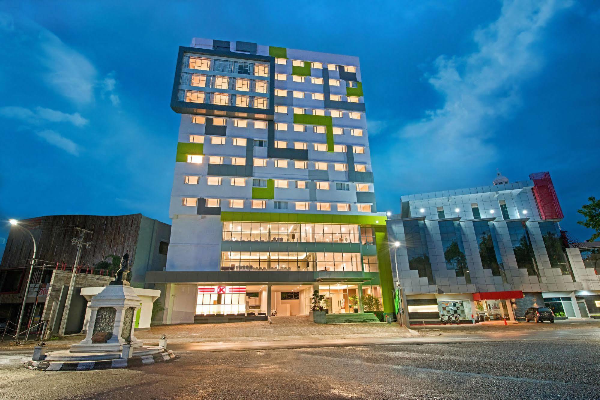 โรงแรมวิซ ไพรม์ ฮาซานุดดิน มากัสซาร์ มากาซาร์ ภายนอก รูปภาพ
